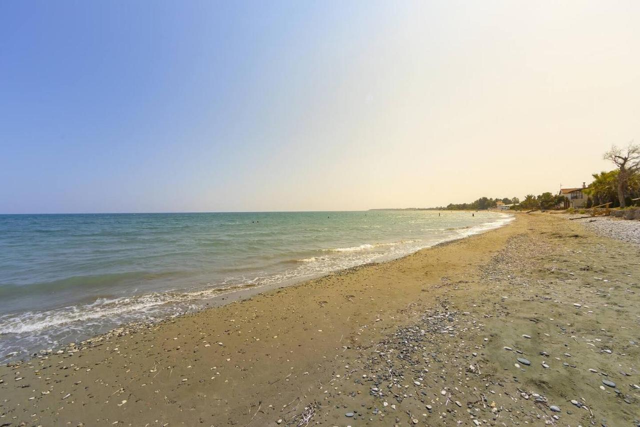 Beachfront Villa Carpe Diem Кити Экстерьер фото