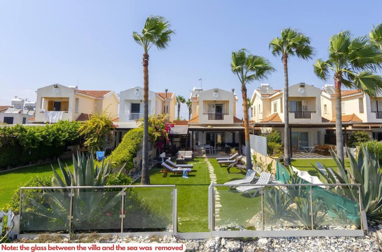 Beachfront Villa Carpe Diem Кити Экстерьер фото