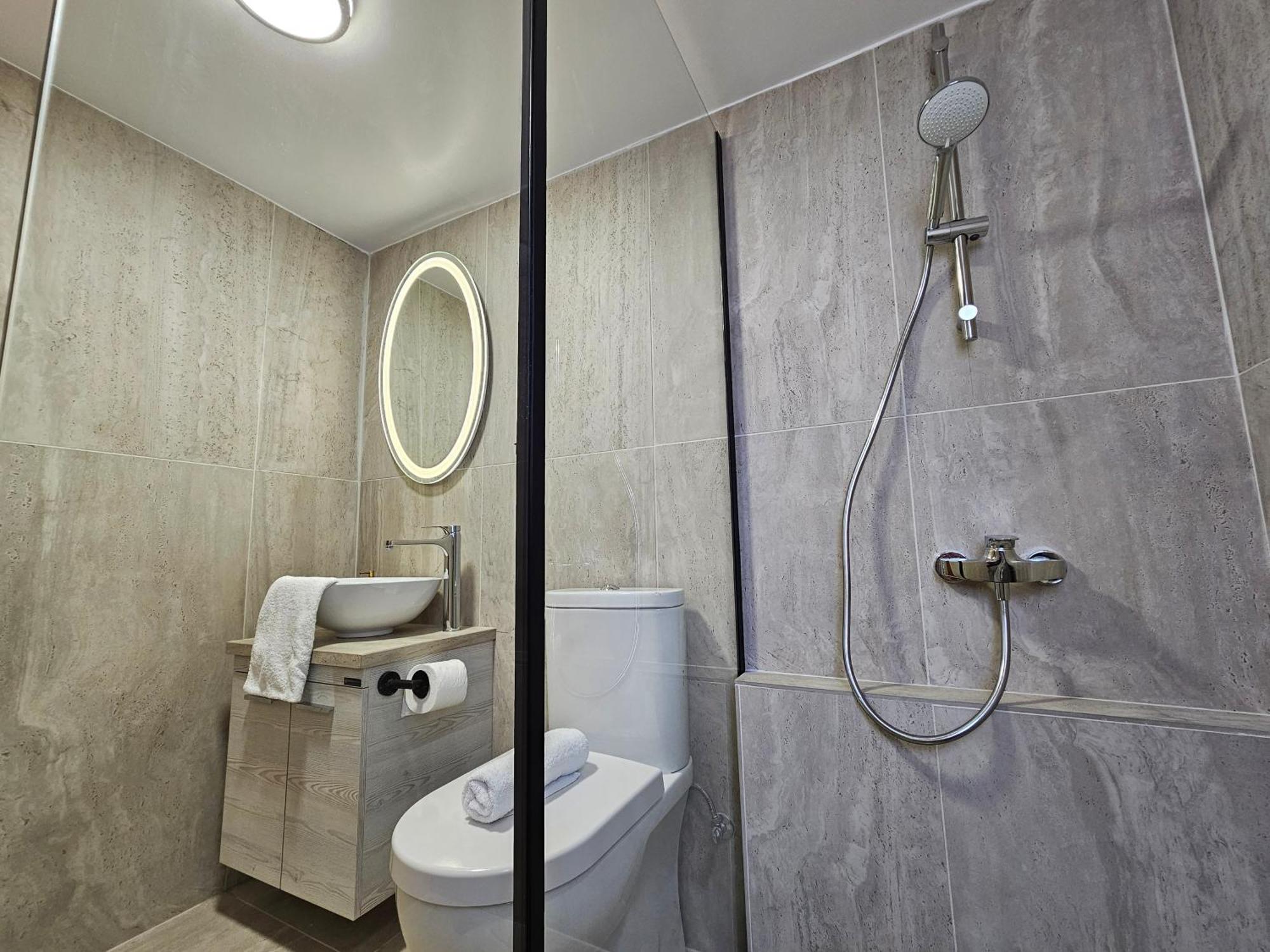 Beachfront Villa Carpe Diem Кити Экстерьер фото