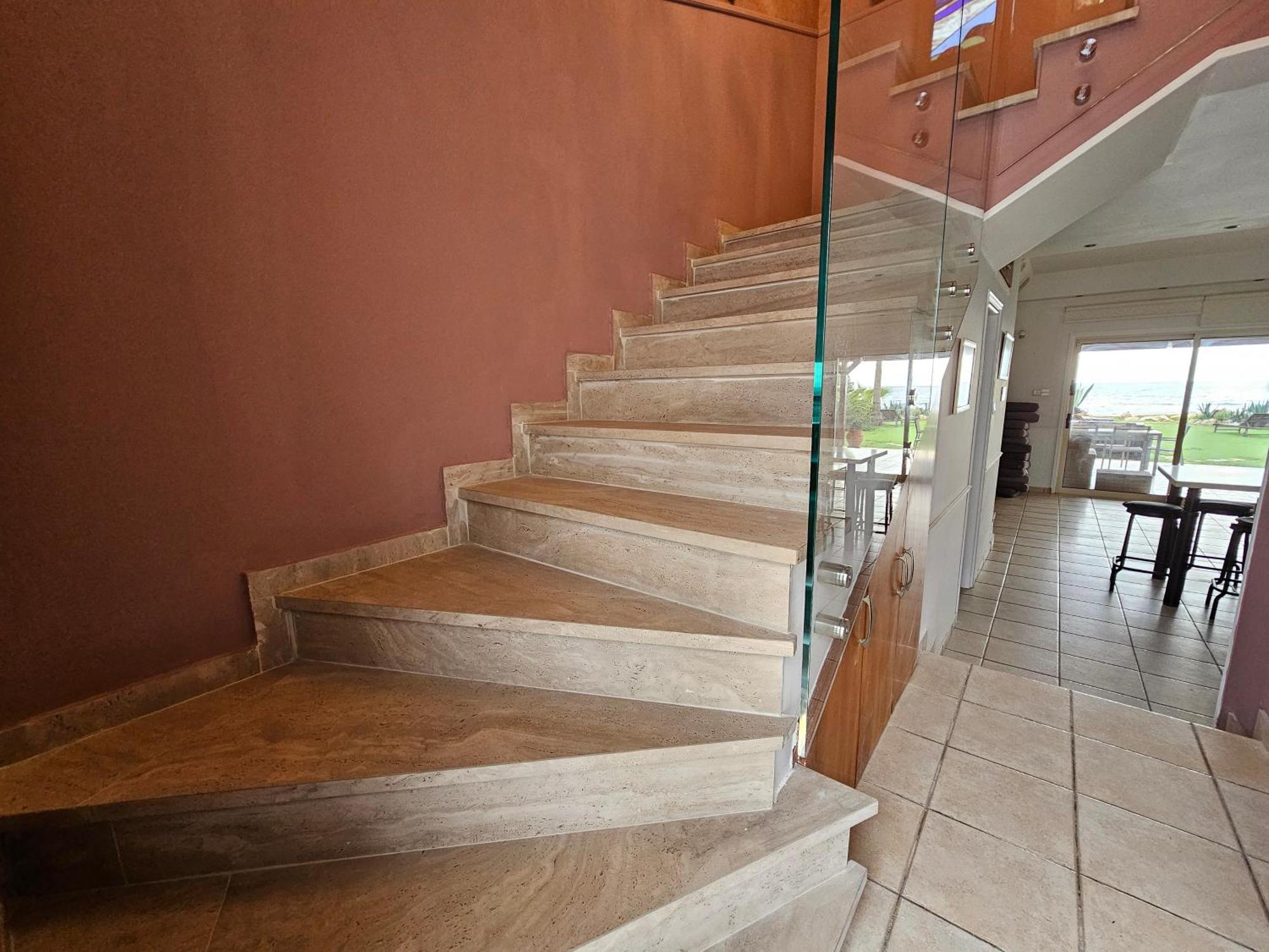 Beachfront Villa Carpe Diem Кити Экстерьер фото